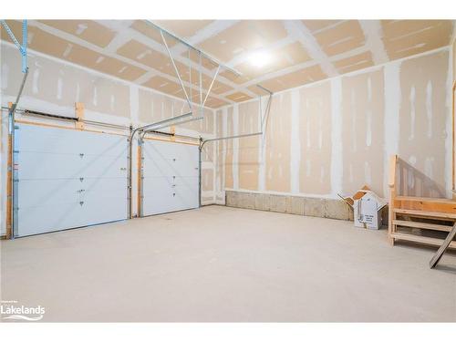 100 Sladden Court, Thornbury, ON - Indoor Photo Showing Garage