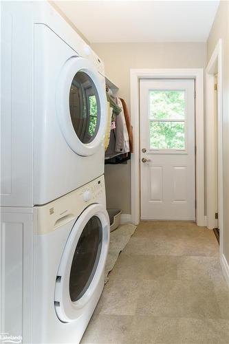 396 Deer Lake Road, Emsdale, ON - Indoor Photo Showing Laundry Room