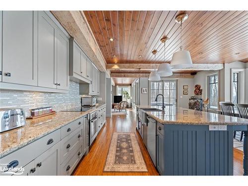 177 Osprey Heights Road, Grey Highlands, ON - Indoor Photo Showing Kitchen With Upgraded Kitchen