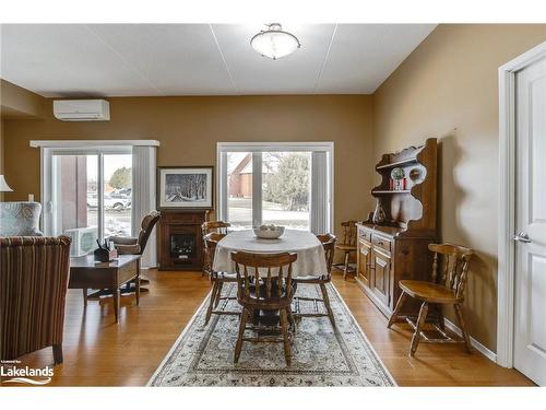 104-333 Lafontaine Road W, Tiny, ON - Indoor Photo Showing Dining Room