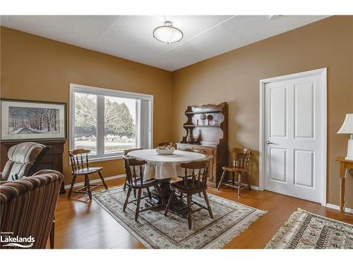 104-333 Lafontaine Road W, Tiny, ON - Indoor Photo Showing Dining Room