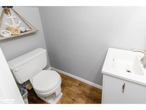 479 Ontario Street, Collingwood, ON - Indoor Photo Showing Bathroom