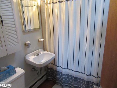 1024 Trillium Drive, Bracebridge, ON - Indoor Photo Showing Bathroom