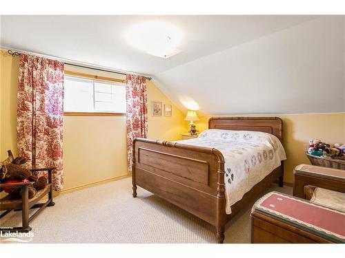 2592 Haliburton Lake Road, Haliburton, ON - Indoor Photo Showing Bedroom