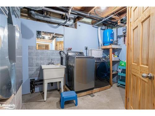 2592 Haliburton Lake Road, Haliburton, ON - Indoor Photo Showing Laundry Room