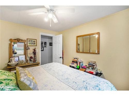63-525 Midland Point Road, Midland, ON - Indoor Photo Showing Bedroom