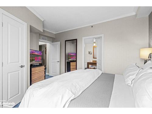 371-220 Gord Canning Drive, The Blue Mountains, ON - Indoor Photo Showing Bedroom
