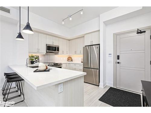 211-1 Hume Street, Collingwood, ON - Indoor Photo Showing Kitchen With Upgraded Kitchen