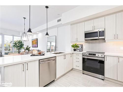 211-1 Hume Street, Collingwood, ON - Indoor Photo Showing Kitchen With Upgraded Kitchen