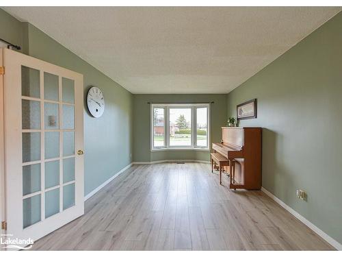20 Lindsay Crescent, Orillia, ON - Indoor Photo Showing Other Room