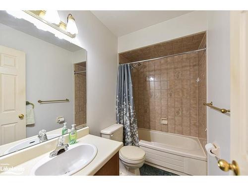 20 Lindsay Crescent, Orillia, ON - Indoor Photo Showing Bathroom