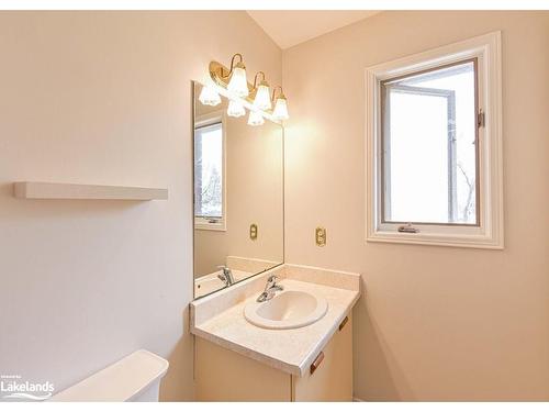 20 Lindsay Crescent, Orillia, ON - Indoor Photo Showing Bathroom
