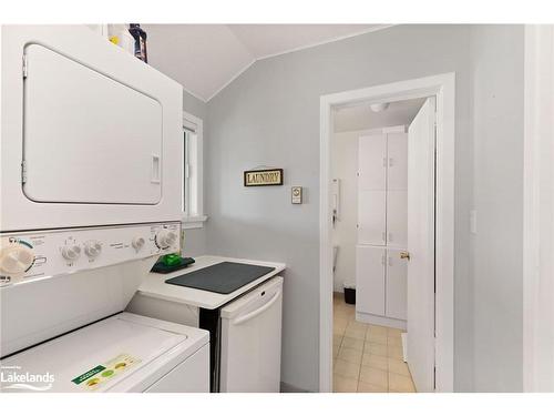 34 Lake Forest Drive, Mcdougall, ON - Indoor Photo Showing Laundry Room