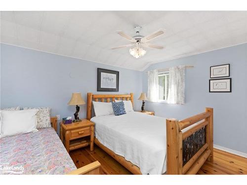 34 Lake Forest Drive, Mcdougall, ON - Indoor Photo Showing Bedroom