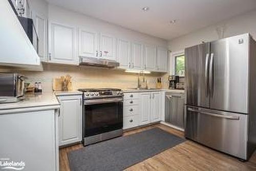 184 Dunkerron Avenue, Wasaga Beach, ON - Indoor Photo Showing Kitchen