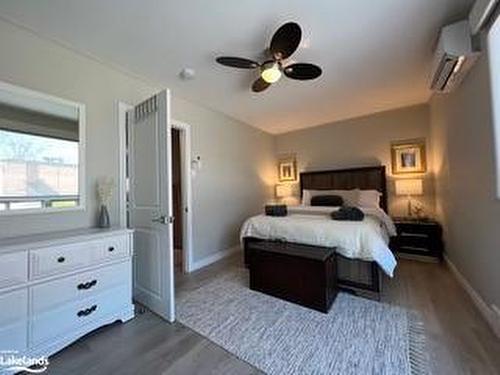 184 Dunkerron Avenue, Wasaga Beach, ON - Indoor Photo Showing Bedroom