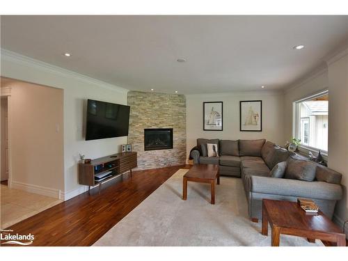 17 Silver Creek Drive, Collingwood, ON - Indoor Photo Showing Living Room With Fireplace