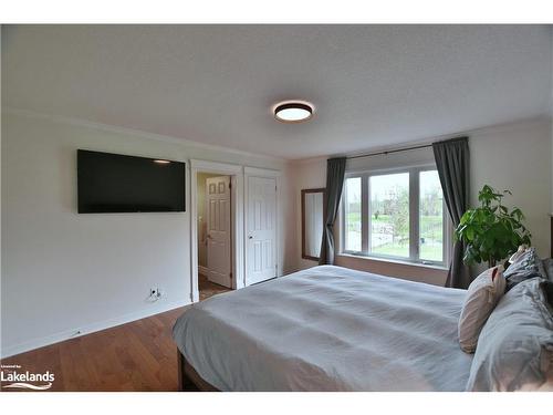 17 Silver Creek Drive, Collingwood, ON - Indoor Photo Showing Bedroom