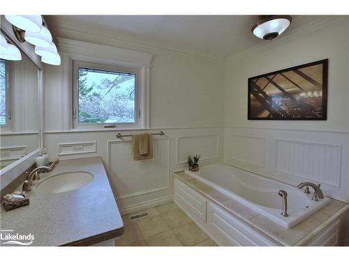 17 Silver Creek Drive, Collingwood, ON - Indoor Photo Showing Bathroom