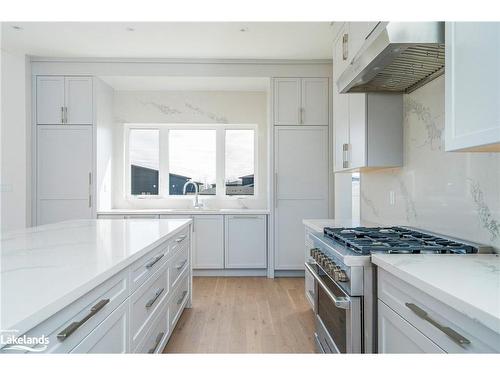 Lot 32 Sladden Court, The Blue Mountains, ON - Indoor Photo Showing Kitchen With Upgraded Kitchen