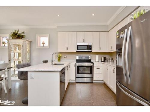 3124 Emperor Drive, Orillia, ON - Indoor Photo Showing Kitchen With Stainless Steel Kitchen
