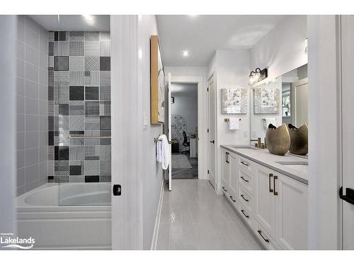 154 Landry Lane, Thornbury, ON - Indoor Photo Showing Bathroom