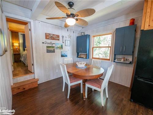 14 Is 130 Severn River, Georgian Bay, ON - Indoor Photo Showing Dining Room