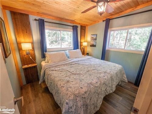 14 Is 130 Severn River, Georgian Bay, ON - Indoor Photo Showing Bedroom