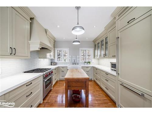 707 Evergreen Trail, Utterson, ON - Indoor Photo Showing Kitchen With Upgraded Kitchen
