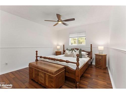 1751 Cedar Lane, Bracebridge, ON - Indoor Photo Showing Bedroom