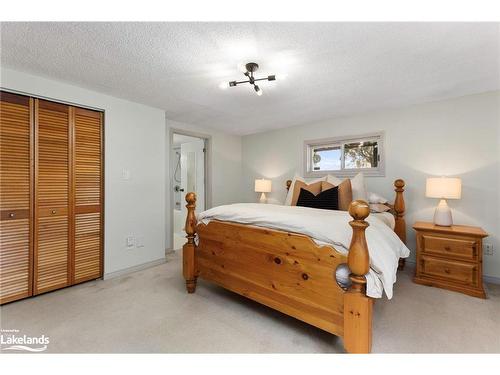 1751 Cedar Lane, Bracebridge, ON - Indoor Photo Showing Bedroom