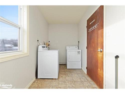 8 Shacktown Road, Byng Inlet, ON - Indoor Photo Showing Laundry Room