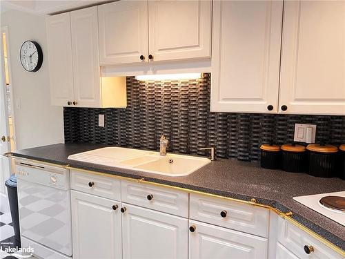 89 Georgian Manor Drive, Collingwood, ON - Indoor Photo Showing Kitchen