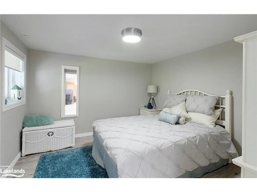 587285 9Th Side Road, The Blue Mountains, ON - Indoor Photo Showing Bedroom