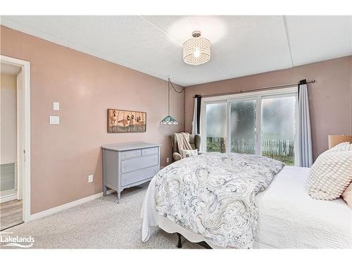 390 Mariners Way, Collingwood, ON - Indoor Photo Showing Bedroom