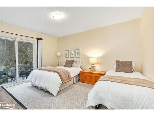 390 Mariners Way, Collingwood, ON - Indoor Photo Showing Bedroom