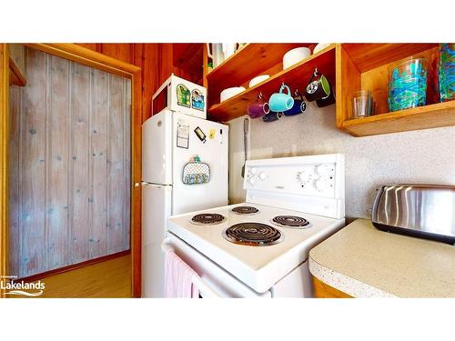 1584 Shore Lane, Wasaga Beach, ON - Indoor Photo Showing Kitchen
