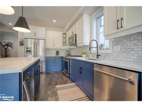 186 Courtland Street, The Blue Mountains, ON - Indoor Photo Showing Kitchen With Upgraded Kitchen