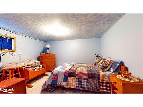 14 Seneca Crescent, Tiny, ON - Indoor Photo Showing Bedroom