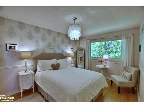 964 Sixth Street, Collingwood, ON - Indoor Photo Showing Bedroom