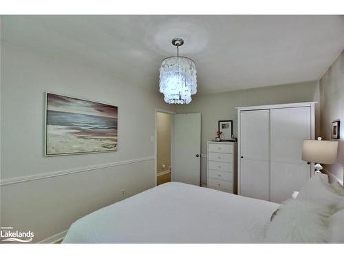 964 Sixth Street, Collingwood, ON - Indoor Photo Showing Bedroom