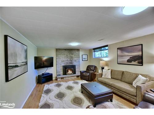 964 Sixth Street, Collingwood, ON - Indoor Photo Showing Living Room With Fireplace