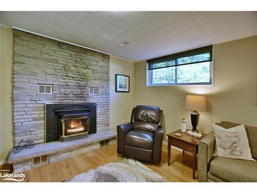 964 Sixth Street, Collingwood, ON - Indoor Photo Showing Living Room With Fireplace