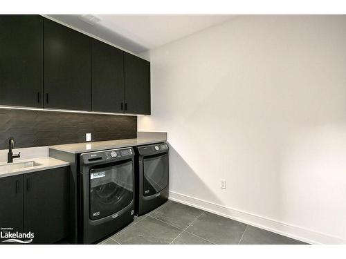 90 Findlay Drive, Collingwood, ON - Indoor Photo Showing Laundry Room