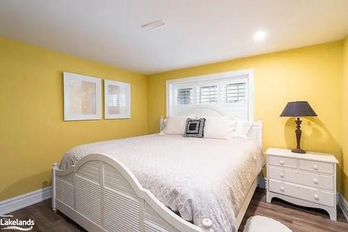 Lower-15 Waterview Road, Tiny, ON - Indoor Photo Showing Bedroom