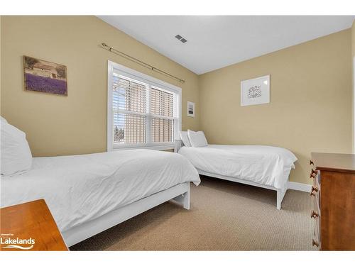 225-170 Snowbridge Way, The Blue Mountains, ON - Indoor Photo Showing Bedroom