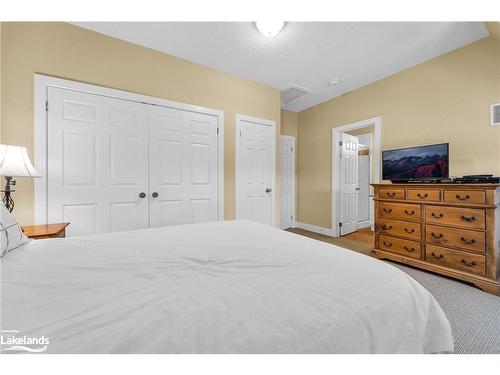 225-170 Snowbridge Way, The Blue Mountains, ON - Indoor Photo Showing Bedroom