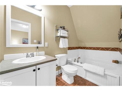 225-170 Snowbridge Way, The Blue Mountains, ON - Indoor Photo Showing Bathroom