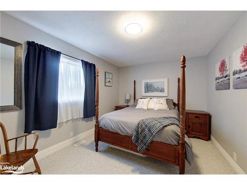 112 Carmichael Crescent, The Blue Mountains, ON - Indoor Photo Showing Bedroom