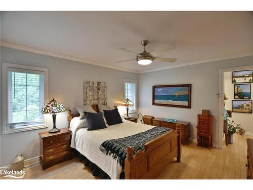 20 53Rd Street S, Wasaga Beach, ON - Indoor Photo Showing Bedroom